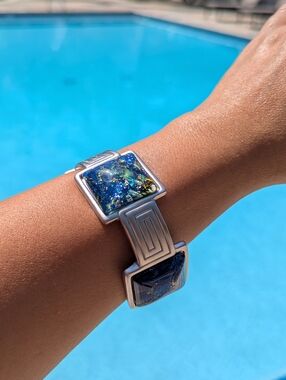 Yves Saint Laurent YSL Bangle Bracelet Silvertone Blue Dichroic Glass Vintage 💕